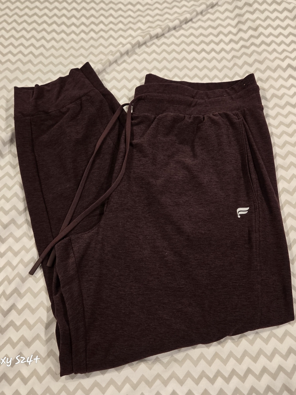 Fabletics Women's Burgundy Cloud Jersey Jogger Pants